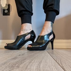 Life Stride black peep-toe heels